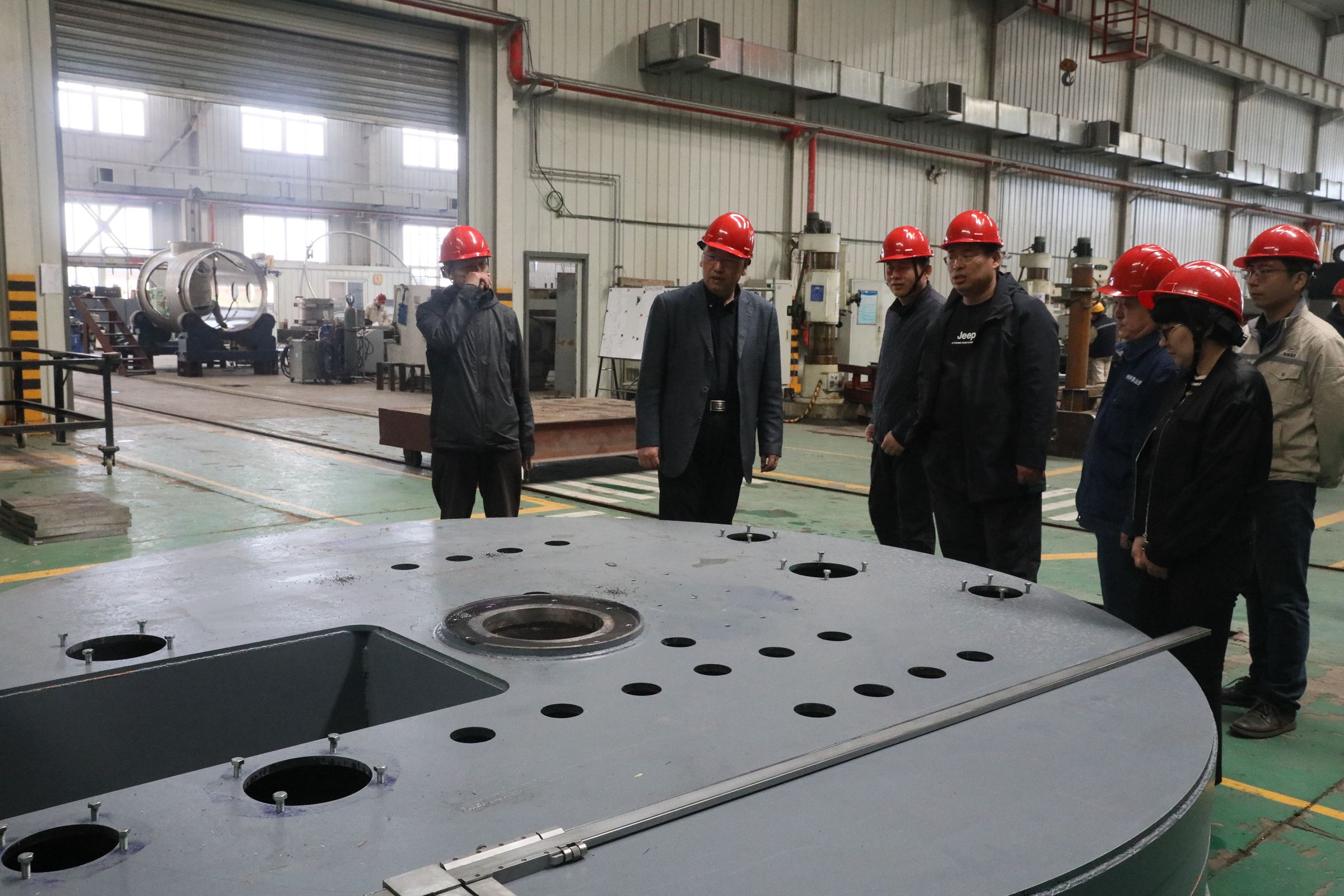 有研集团总经理熊柏青到有研工研院特种事业部调研