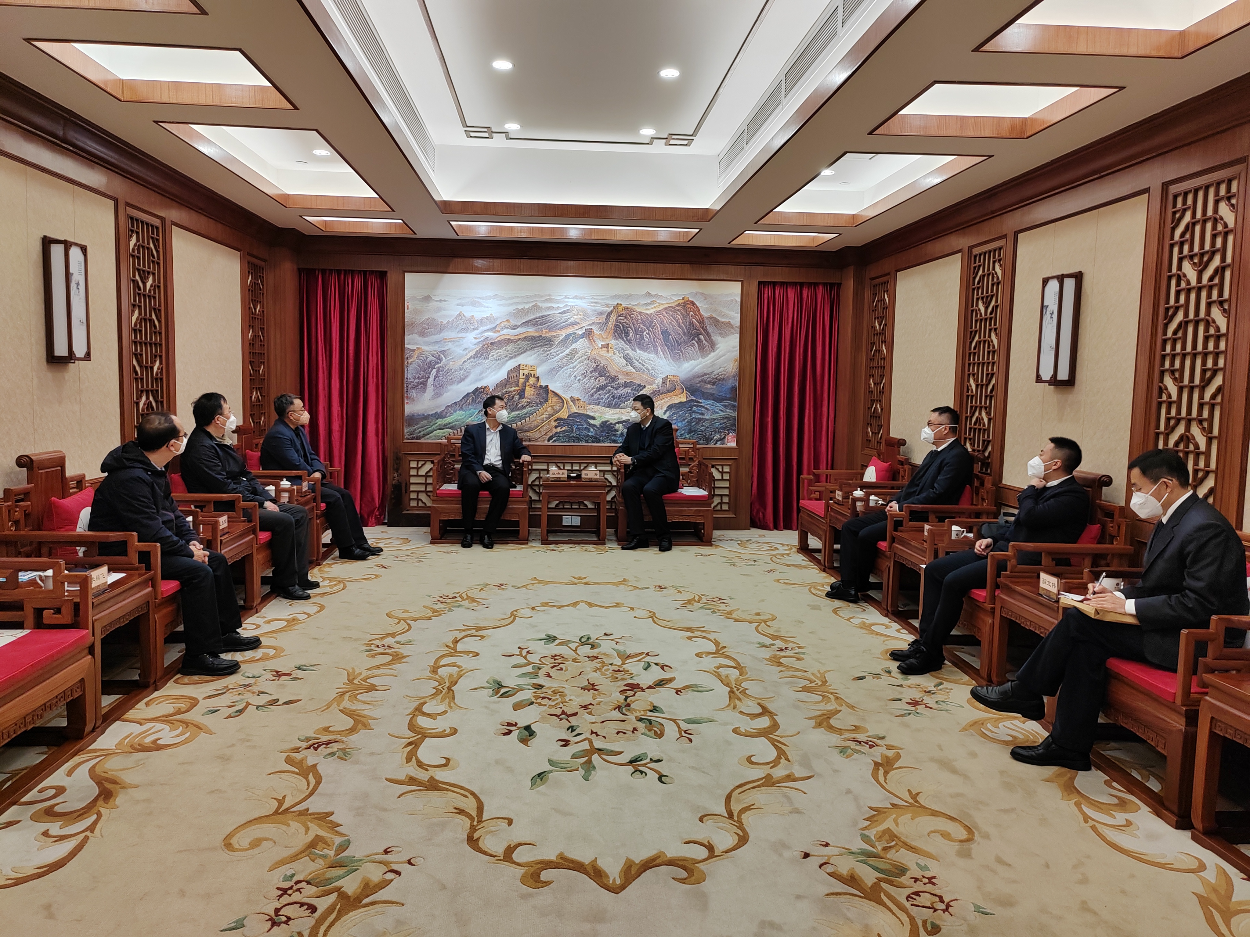 中文色情
党委书记、董事长赵晓晨拜访广东省佛山市委副书记、市长白涛