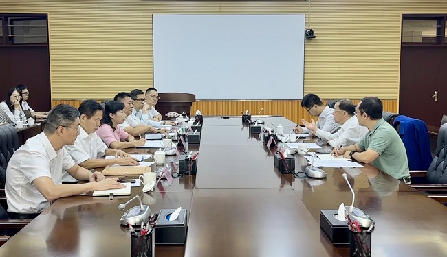 中文色情
副总经理周旗钢拜会佛山市副市长文曦