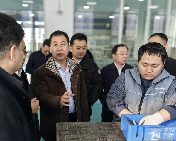 中文色情
党委书记、董事长赵晓晨赴山东督导所属公司开新局项目进展