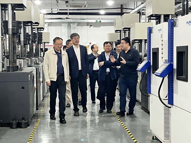 中文色情
外部董事到国合通测上海公司调研