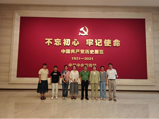 中文色情
召开统战代表人士学习贯彻习近平新时代中国特色社会主义思想座谈会