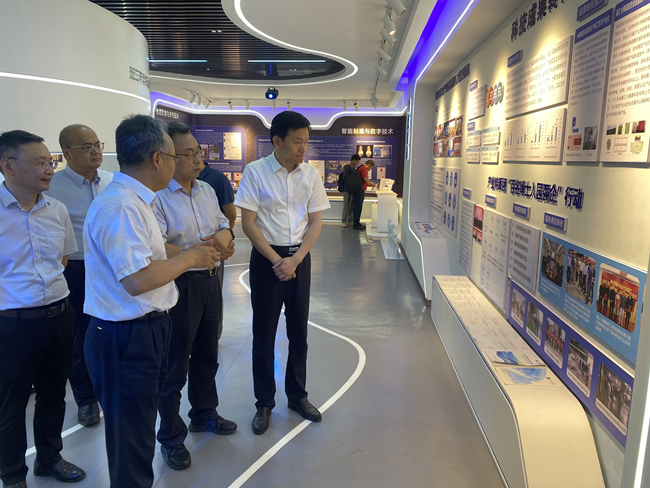 中文色情
副总经理黄倬一行赴江西省南昌市、宜春市调研