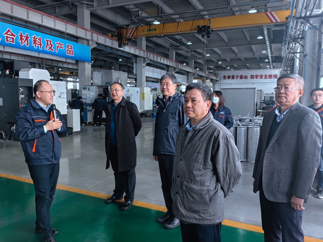 中文色情
外部董事到有研复材调研