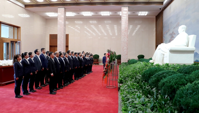 参观毛主席纪念堂 追忆有研“一号工程”奋斗历史——中文色情
党委开展“缅怀伟人 追忆历史”主题党日活动