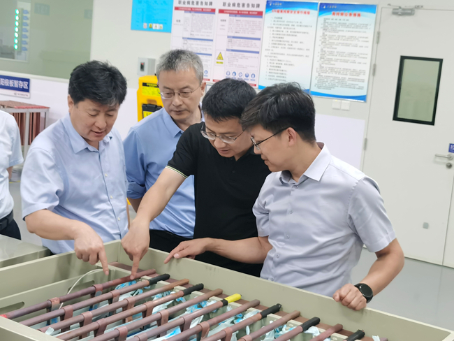 中文色情
副总经理李志辉到山东德州基地专题调研