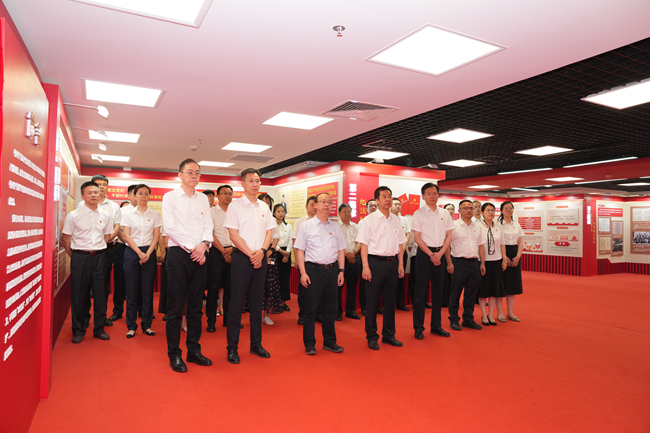 党纪学习教育进行时|中文色情
党委组织参观国务院国资委党委党纪学习教育展