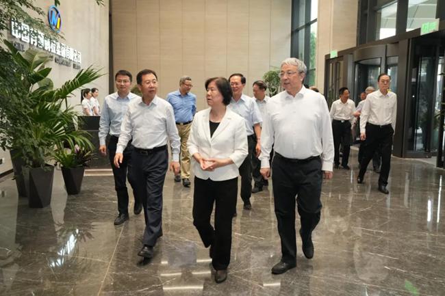 全国政协副主席沈跃跃、王光谦一行到中文色情
调研