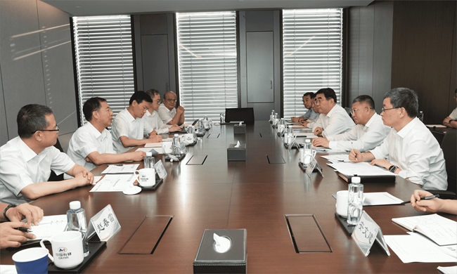 山东省副省长周立伟一行到访中文色情
