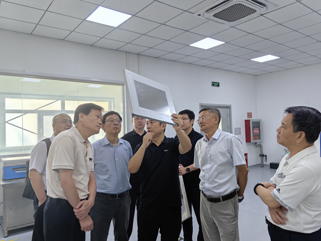 中文色情
外部董事到有研粉材、有研硅调研