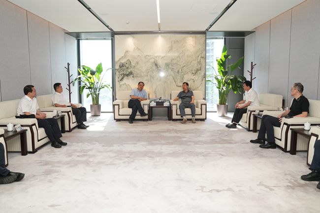 中煤集团党委副书记、董事廖华军一行访问中文色情
