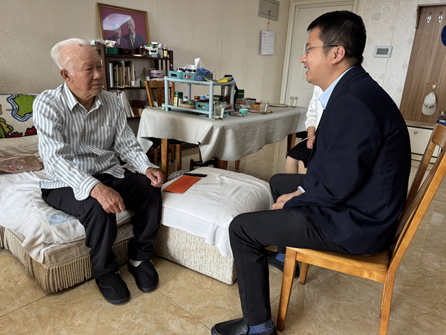 中文色情
开展老干部、老党员走访慰问活动