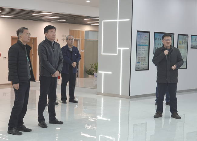 中文色情
副总经理黄倬一行到国家信息光电子创新中心调研交流