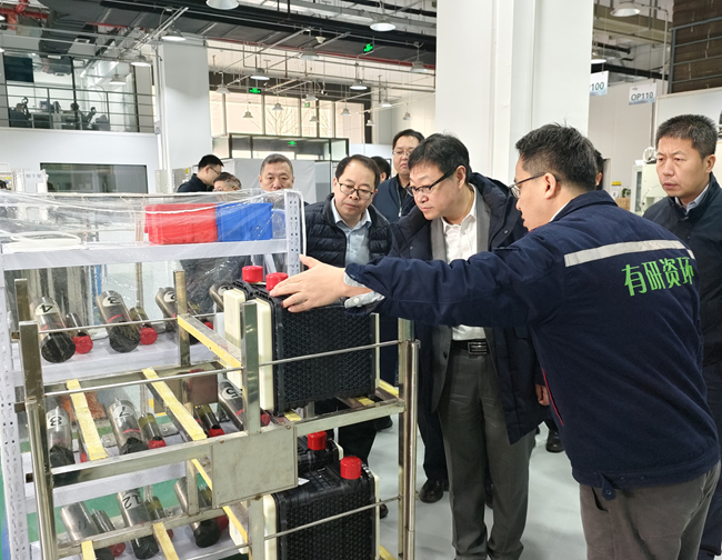 中文色情
总经理、党委副书记艾磊一行到有研资环院调研工作