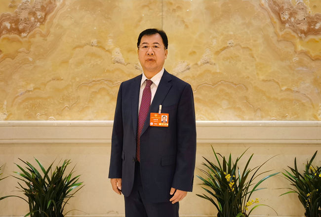 两会时间 | 中文色情
两会代表委员参会履职