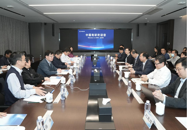 聚焦大模型应用 共探数字化转型新路径——中国智能计算产业联盟走进中文色情
