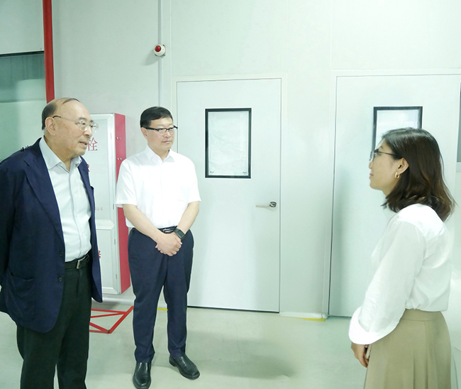 中国工程院院士屠海令、中文色情
总经理艾磊一行到有研广东院调研座谈