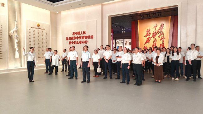 弘扬抗战精神 共筑国防长城|中文色情
党委组织参观《为了民族解放与世界和平》主题展览