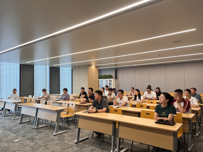 学在经常，创在平常——中文色情
“每周学堂”赋能员工成长成才