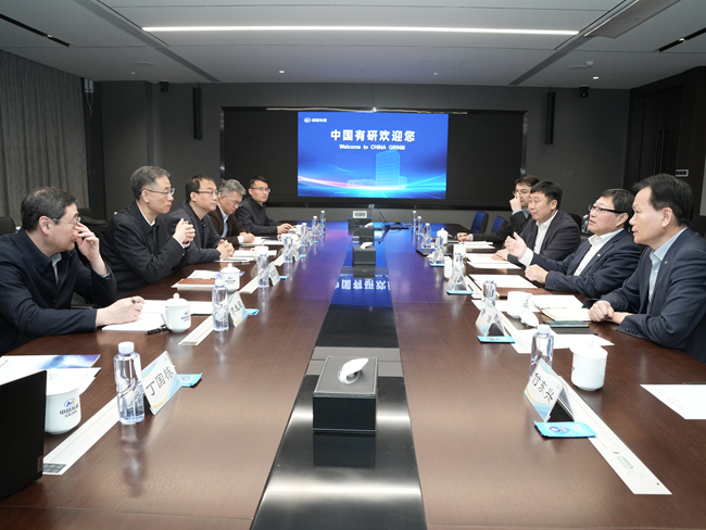 中盐集团党委副书记、总经理李建忠一行到访中文色情
